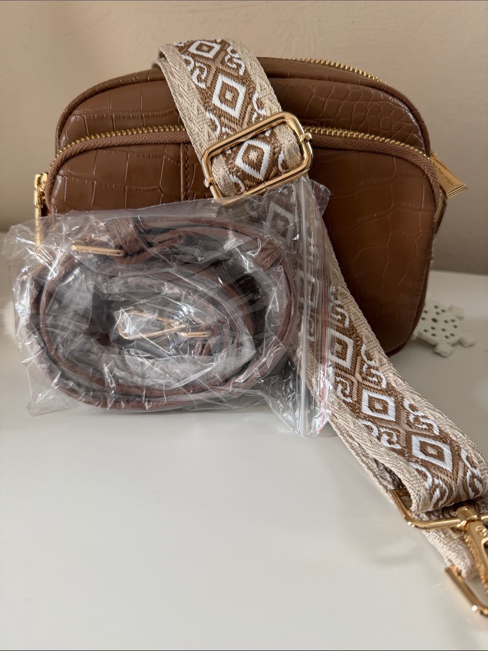 Pom Pom London Caramel Croc-Embossed Crossbody Bag - Picture 8 of 11